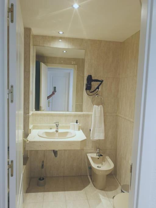 Madrid Wanda Aeropuerto Ifema Plenilunio Dy Apartment Exterior photo